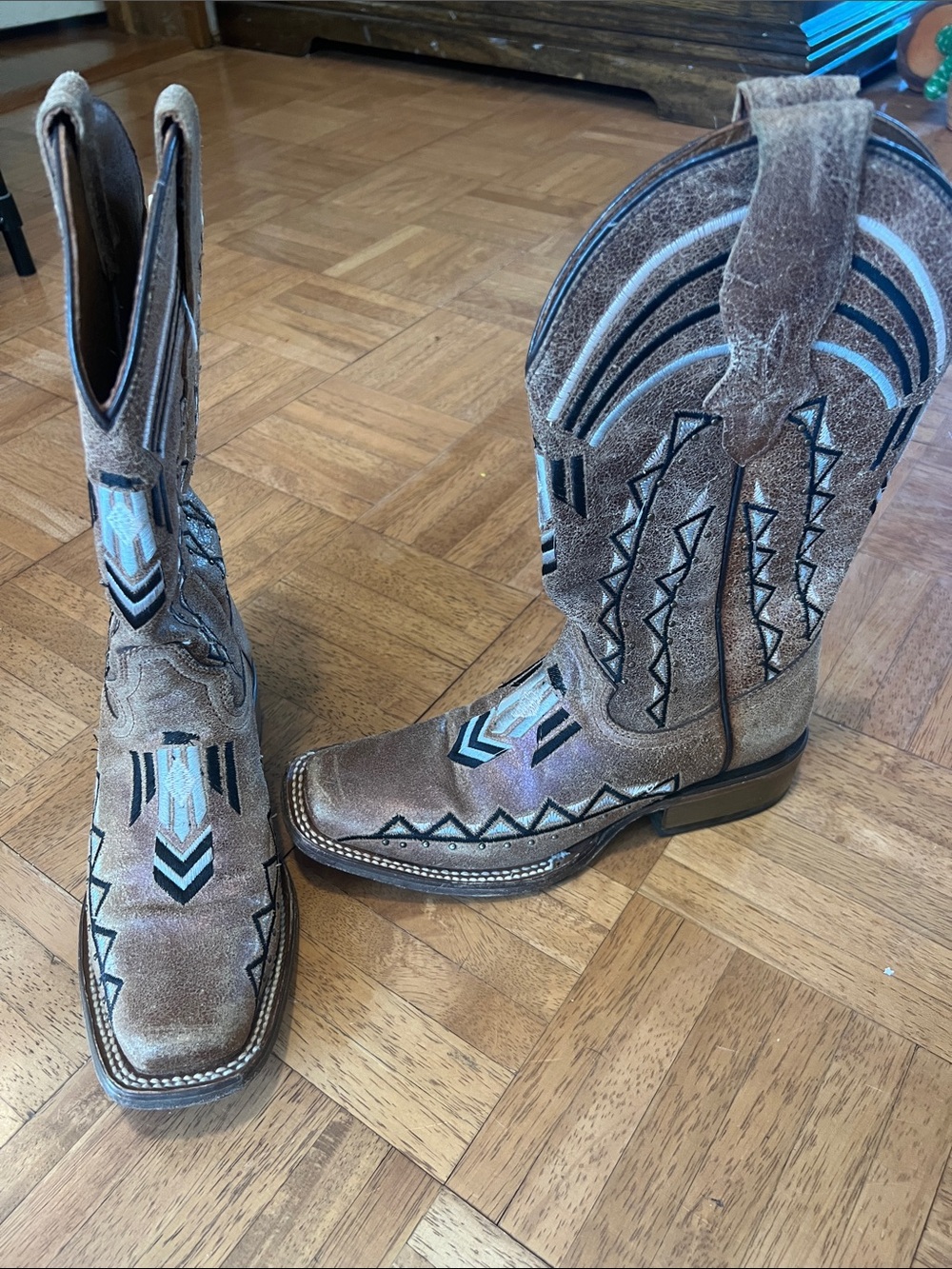 Women’s Leather Brown Embroidered Western Cowboy Boots Circle G brand size 6